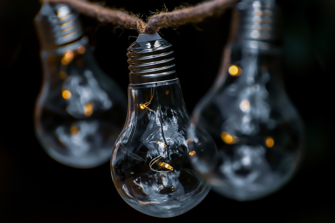 Żarówki LED kontra energooszczędne