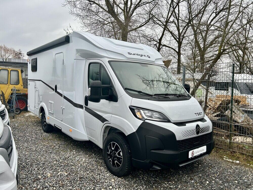 SUNLIGHT Sub TS 67 kamper z Niemiec z markizą i bagażnikiem rowerowym